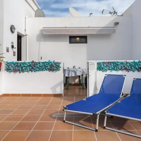 Gibshouse Megan Puerto del Carmen (Lanzarote)